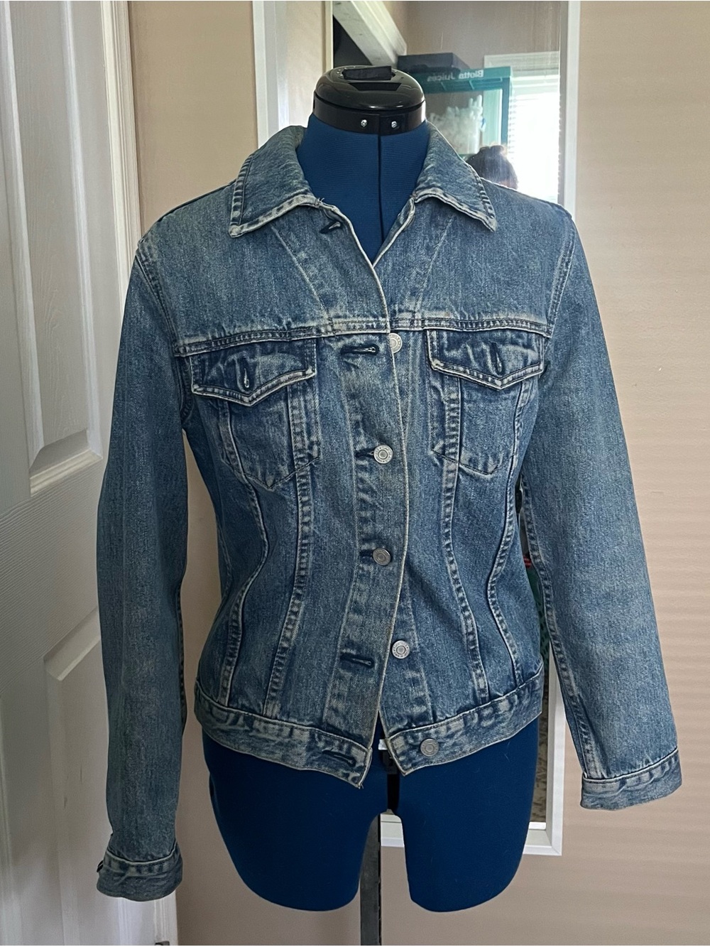 Vintage y2k Gap blue denim jacket, size small